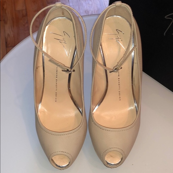 Giuseppe Zanotti shoes - Picture 4 of 8